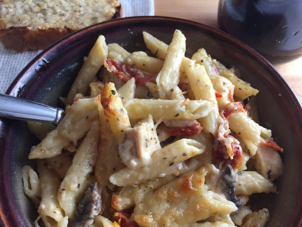 Chicken Alfredo with Sun-Dried Tomatoes and Mushrooms